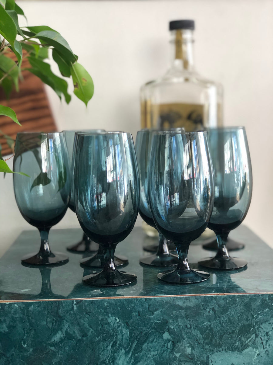 Set of 9 blue vintage glasses